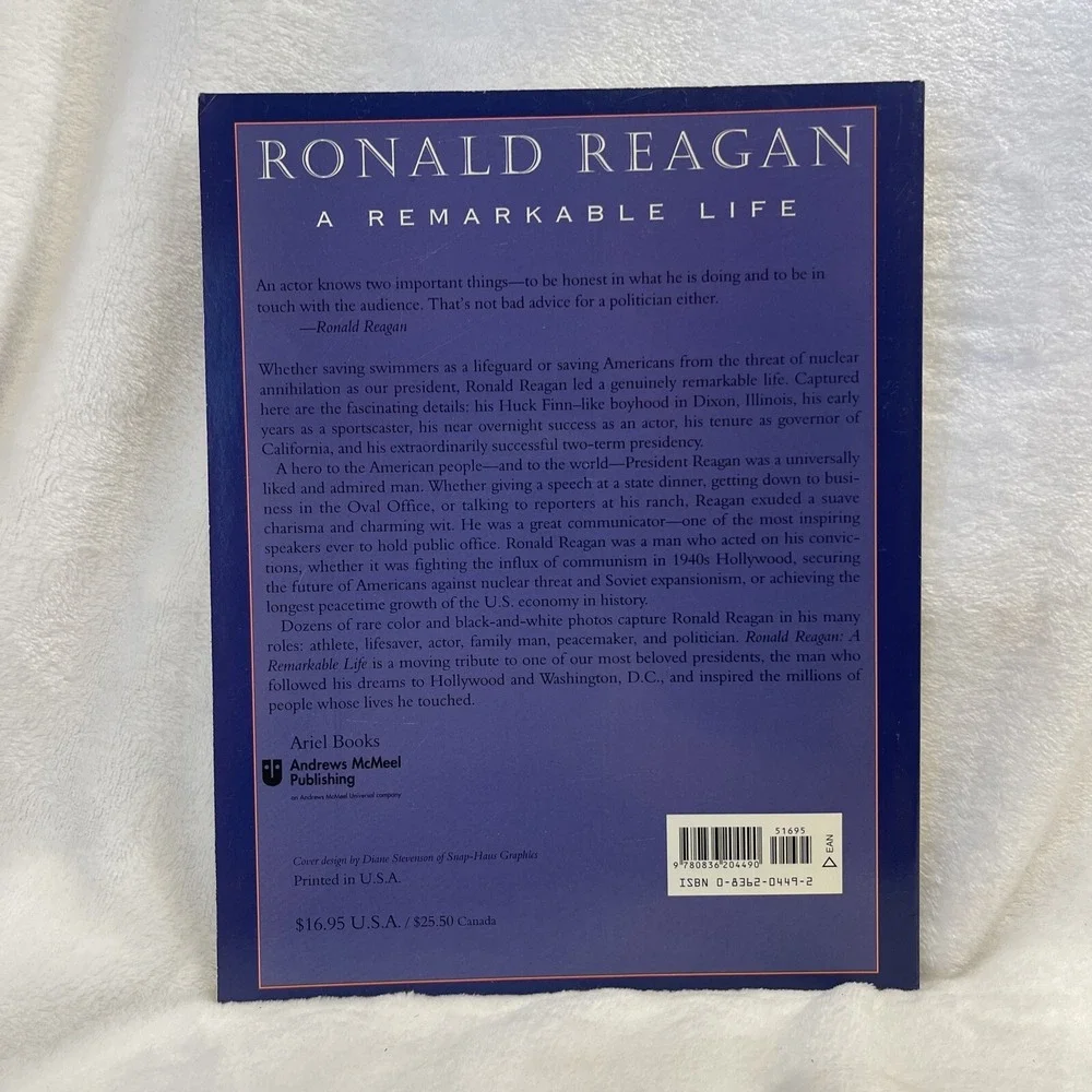 Ronald Reagan :‎ A Remarkable Life by Jim Cardigan (1995, Trade Paperback)